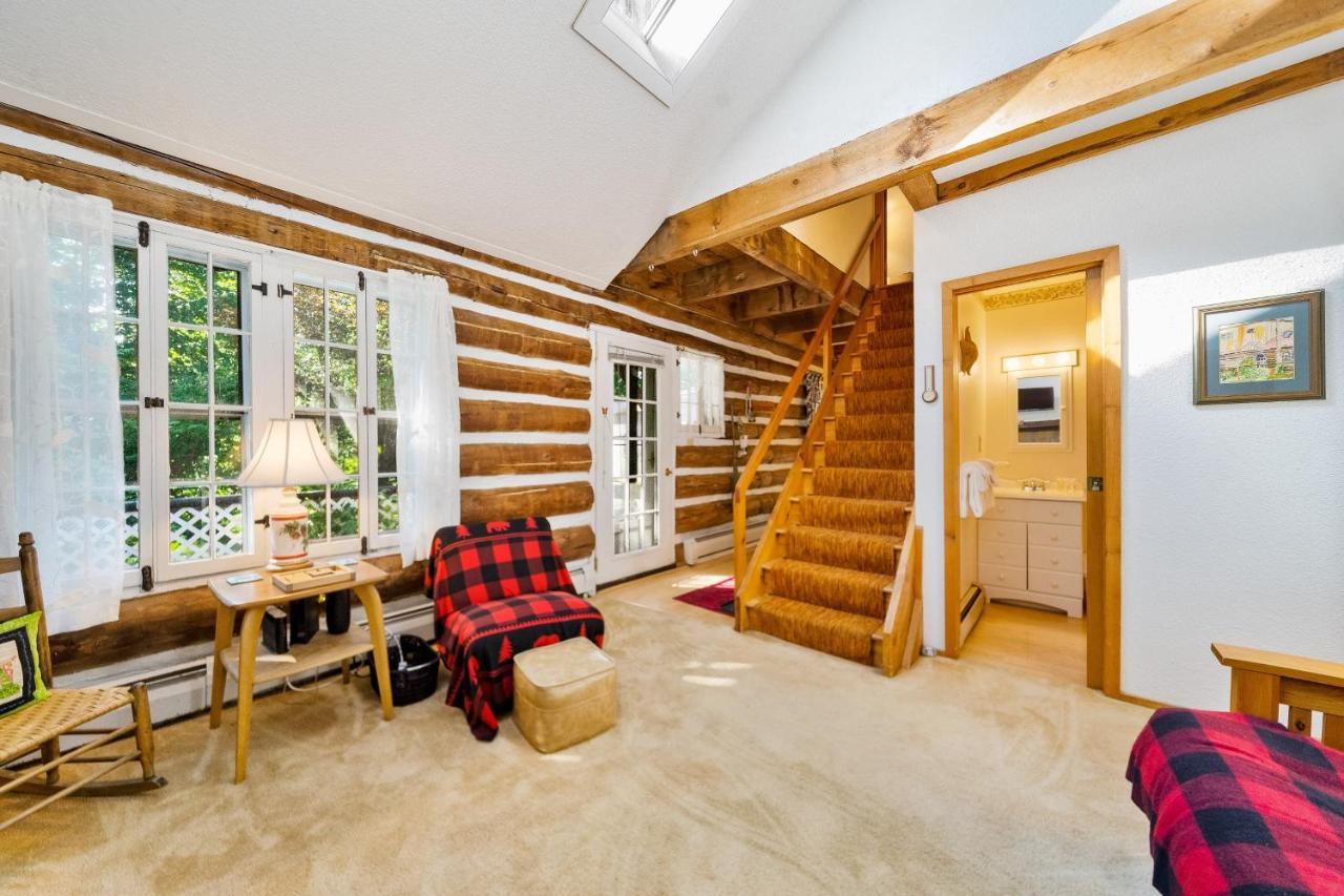Cozy Condo By Tripp Lake Warrensburg Exterior foto