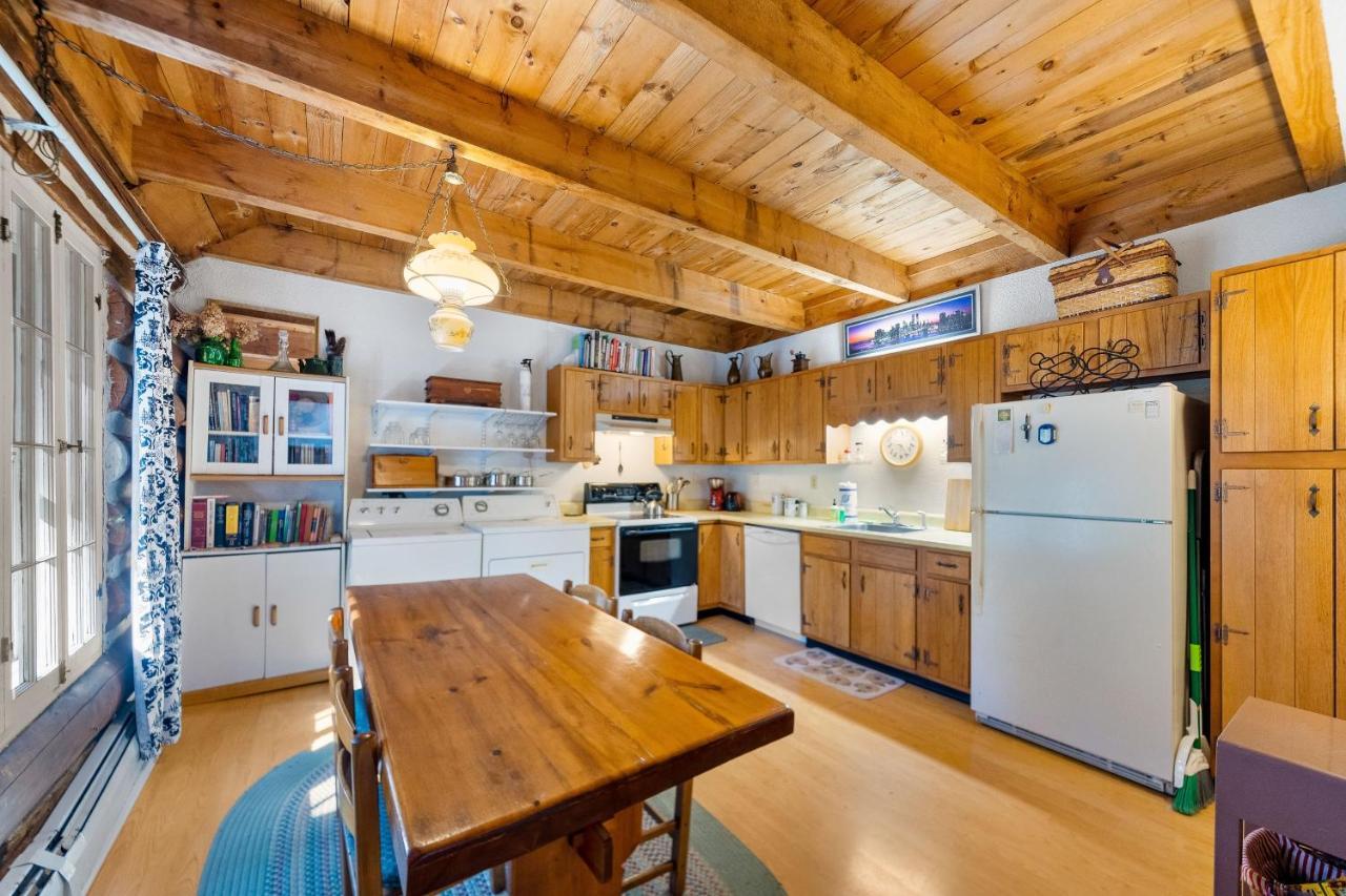 Cozy Condo By Tripp Lake Warrensburg Exterior foto